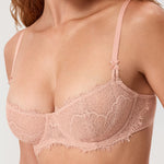 Women's Eyelash Lace Balconette Bra Blush Beige @model_info:ESA3