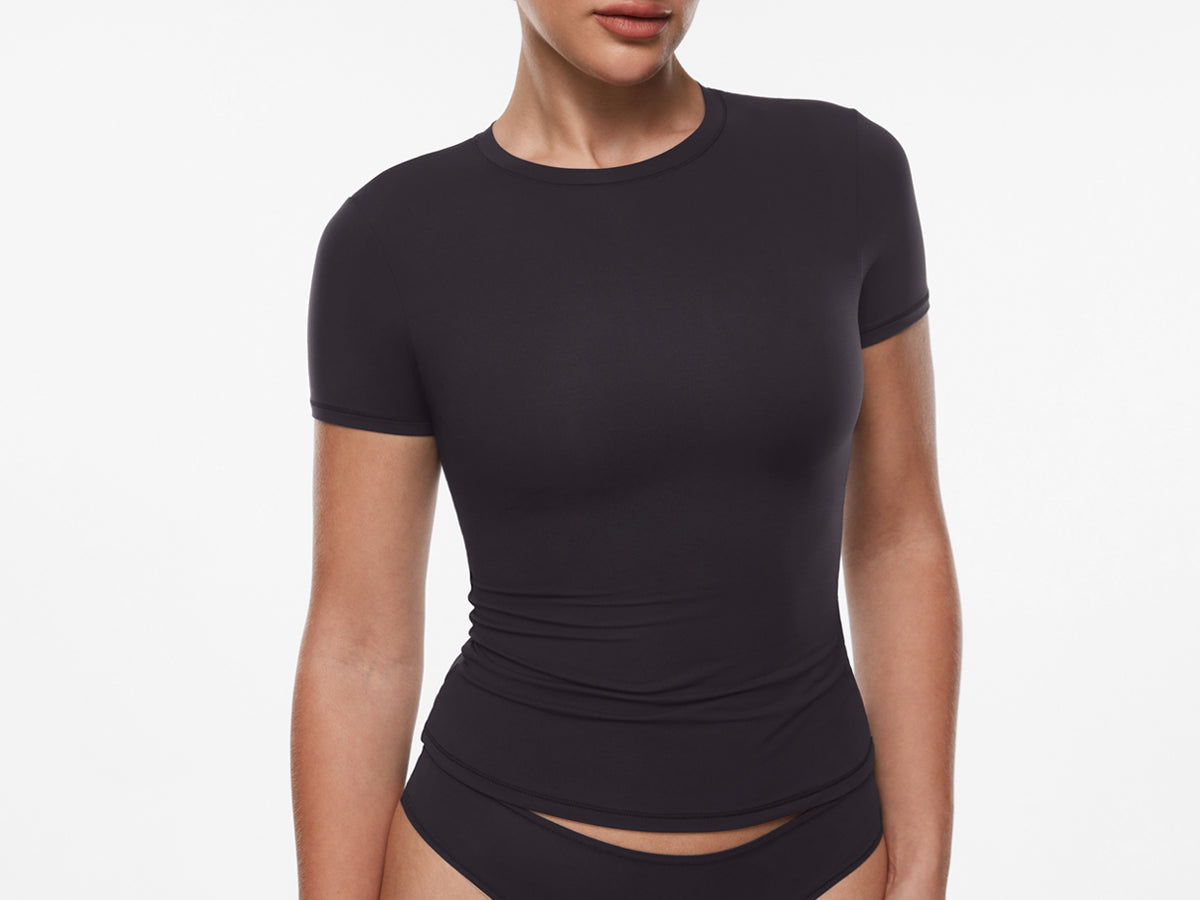 INLYRIC Women‘s Inbarely® Ultra Short Sleeve Top - Double Layer Lipstick Red